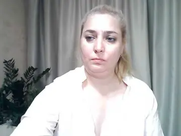 KickaIricka  live sex cam