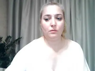 KickaIricka  live sex cam