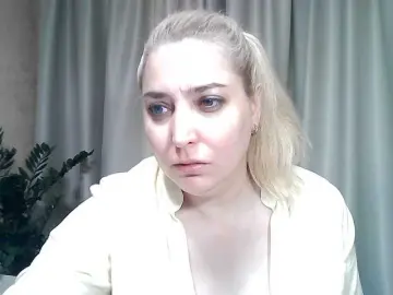 KickaIricka  live sex cam