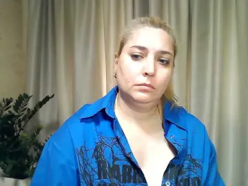 KickaIricka  live sex cam