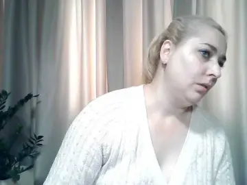 KickaIricka  live sex cam