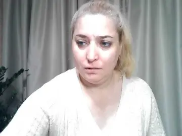 KickaIricka  live sex cam