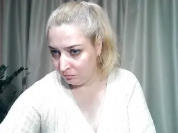 KickaIricka  live sex cam