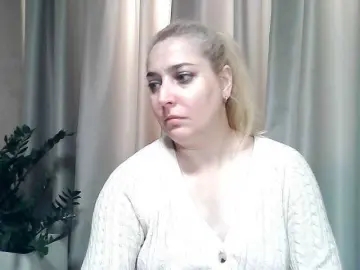 KickaIricka  live sex cam
