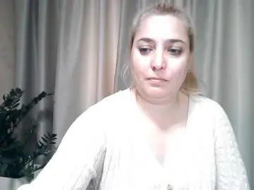 KickaIricka  live sex cam