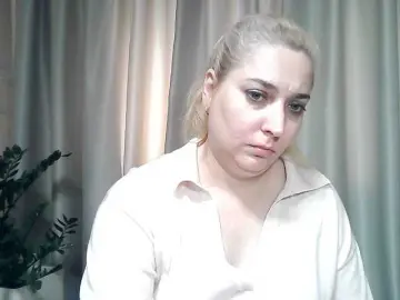 KickaIricka  live sex cam