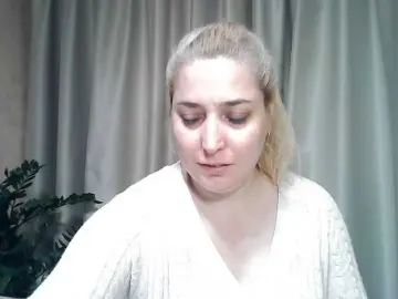 KickaIricka  live sex cam