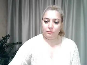 KickaIricka  live sex cam