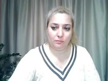 KickaIricka  live sex cam
