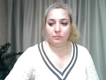 KickaIricka  live sex cam