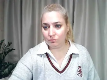 KickaIricka  live sex cam