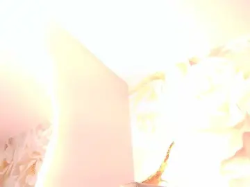 Nylaroyale  live sex cam