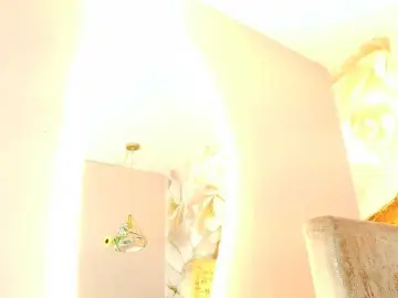 Nylaroyale  live sex cam