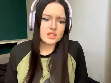 DaynaHosler  live sex cam
