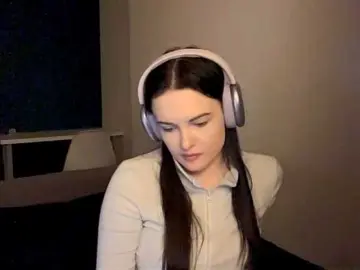 DaynaHosler  live sex cam