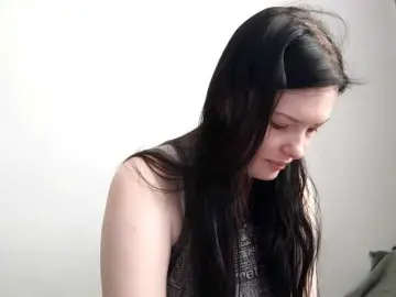 DaynaHosler  live sex cam