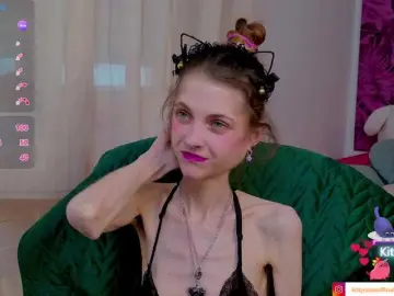 KittyRaine  live sex cam