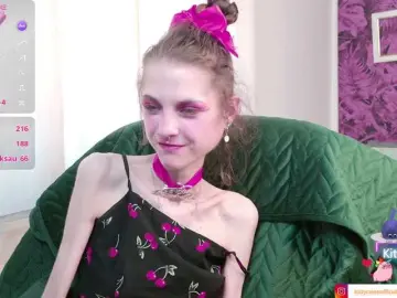 KittyRaine  live sex cam