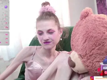 KittyRaine  live sex cam