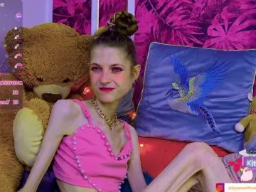 KittyRaine  live sex cam