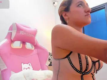 Tammys4  live sex cam