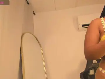 AishaBigass  live sex cam