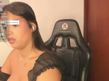AishaBigass  live sex cam