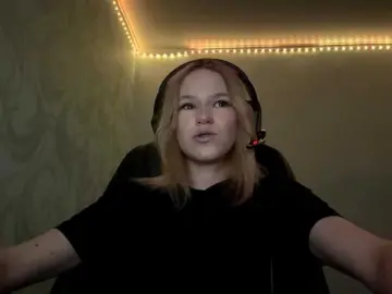 Linaloawot  live sex cam