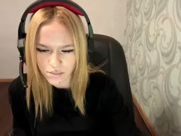 Linaloawot  live sex cam