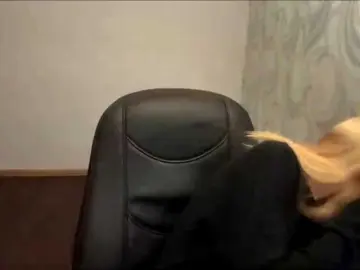Linaloawot  live sex cam