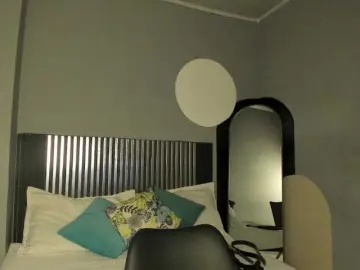 EmilyBeltonn  live sex cam