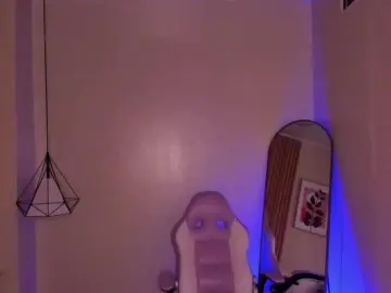 EmilyBeltonn  live sex cam