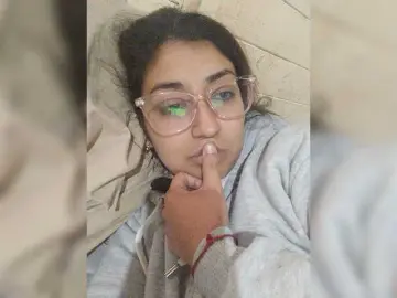 Emmalux1-2  live sex cam