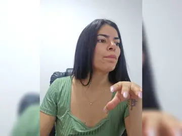 Estefani-R  live sex cam
