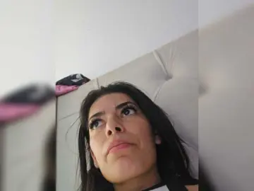 Estefani-R  live sex cam