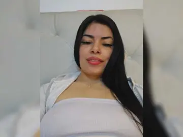 Estefani-R  live sex cam