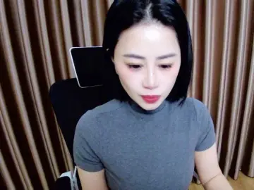 Linh-Amy  live sex cam