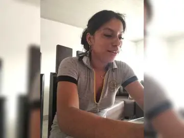Roousehot  live sex cam