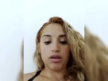 Sunny-Blonde  live sex cam
