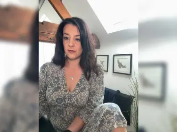 Magicinabox  live sex cam
