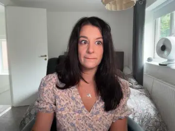 Magicinabox  live sex cam