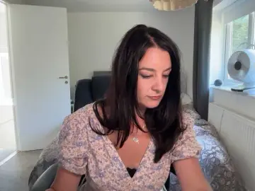 Magicinabox  live sex cam