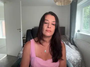 Magicinabox  live sex cam