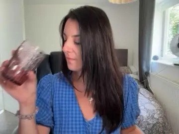 Magicinabox  live sex cam