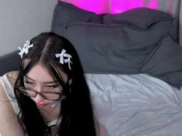 Smallkittykita  live sex cam