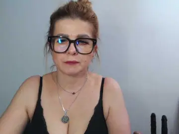 MilfHester4U  live sex cam