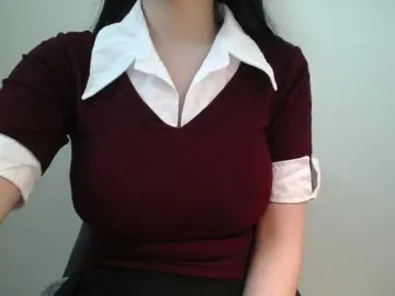 QueenHot92  live sex cam