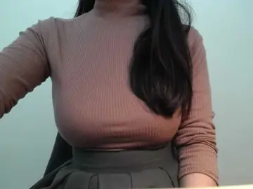 QueenHot92  live sex cam