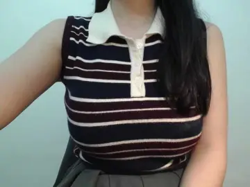 QueenHot92  live sex cam