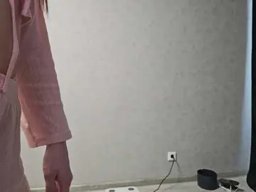 SesiliaNun  live sex cam